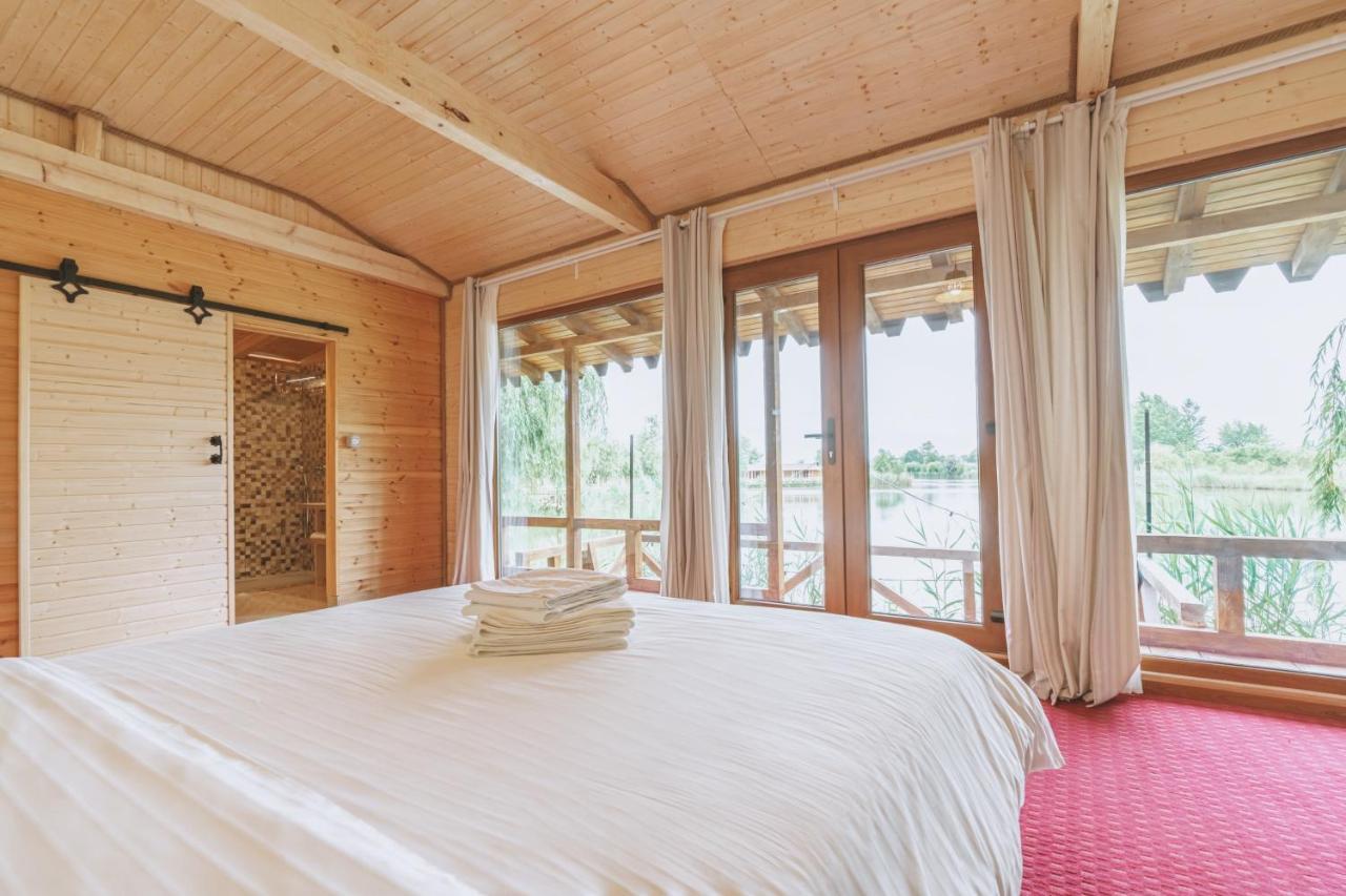 Zaga Zaga Sat Hotel Tecuci Ngoại thất bức ảnh