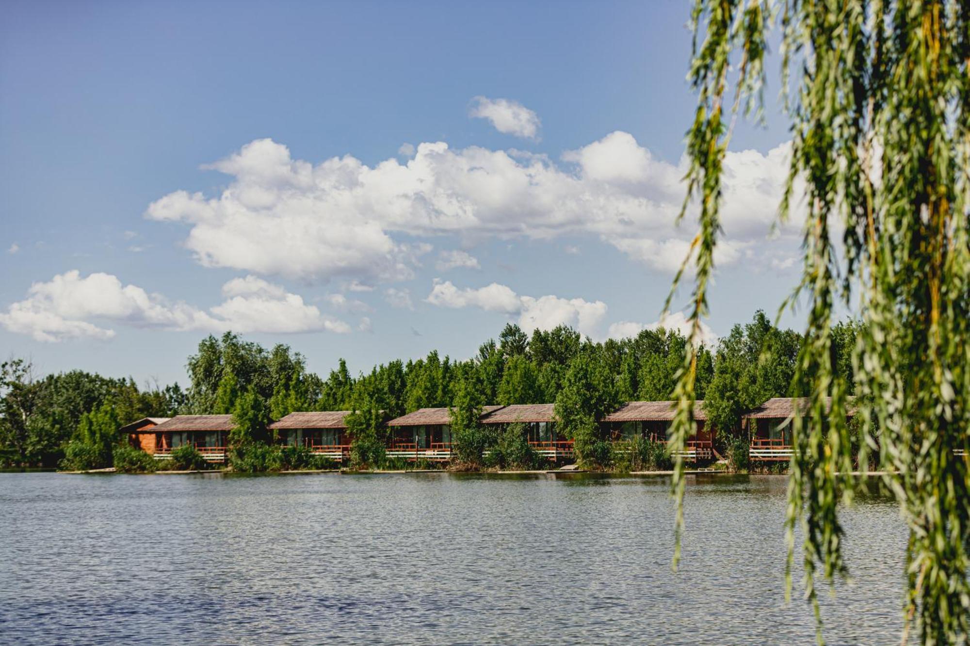 Zaga Zaga Sat Hotel Tecuci Ngoại thất bức ảnh
